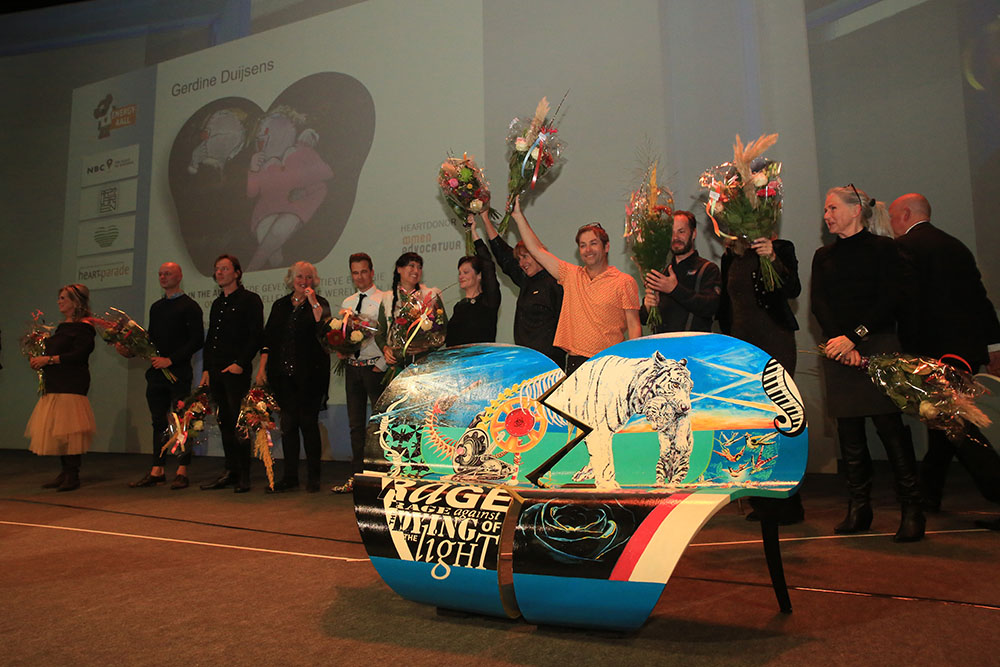 Jochem Energy4All column heartparade gebrokenbankje
